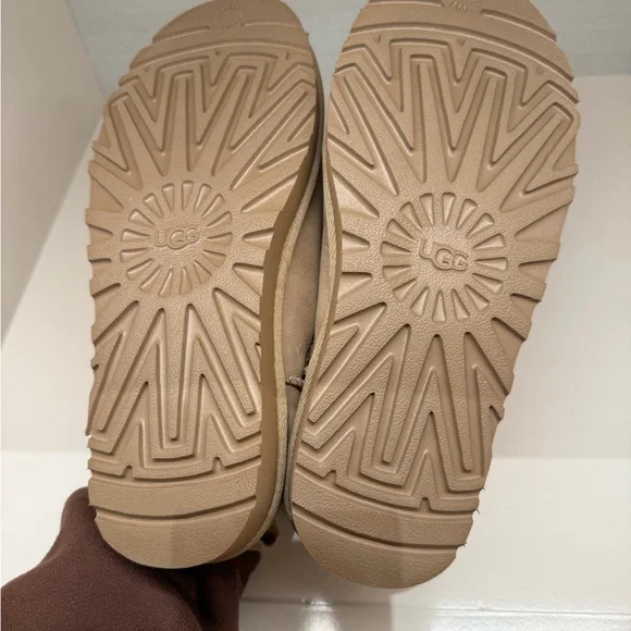 UGG classic micro boot - Picture 7 of 7